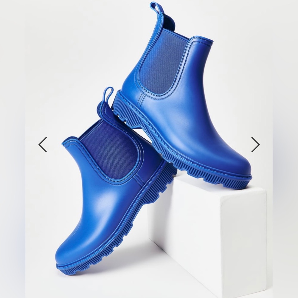 JustFab Dixie Rain Boot in Lapis (bright blue) Size 10